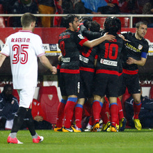 Los jugadores celebran un gol en Sevilla en la semifinal de Copa