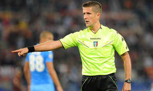 Temporada 2015/2016. Daniele Orsato, árbitro del partido contra el PSV. 