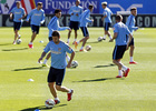temporada 14/15. Entrenamiento en el estadio Vicente Calderón. Jugadores realizando ejercicios durante el entrenamiento