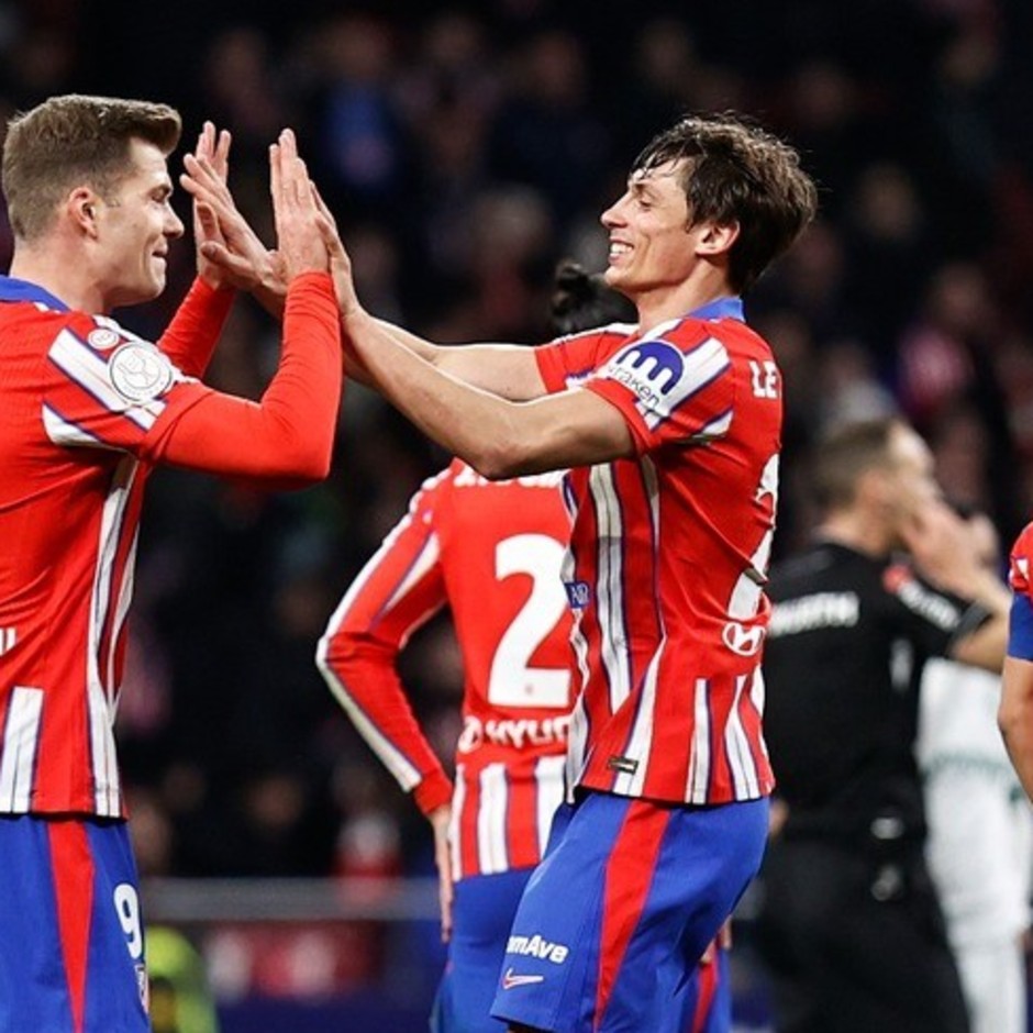 The Stage is Set: Racing Club Takes on Atlético Tucumán in a Thrilling Clash of Talents