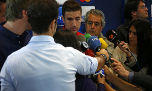 temporada 13!14. Canutazo Champions. Gabi atendiendo  a los medios de comunicacion