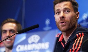 Xabi Alonso y Philipp Lahm, en rueda de prensa