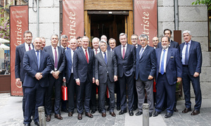 temporada 15/16. Comida de directivas Atlético Bayern Munich. Alatriste