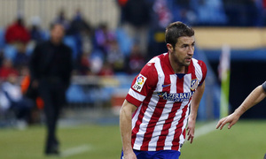 temporada 13/14. Partido Atlético de Madrid- Levante. Gabi con el balón
