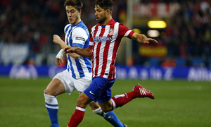 temporada 13/14. Partido Atlético Real Sociedad. Diego con el balón