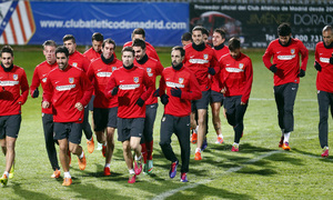 temporada 13/14. Entrenamiento en la Ciudad deportiva de Majadahonda. Equipo corriendo