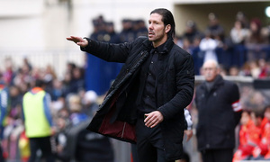 temporada 13/14. Partido Atlético-Valladolid. Simeone en la banda