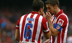 temporada 13/14. Partido Atlético de Madrid Real Madrid. Koke y Gabi hablando