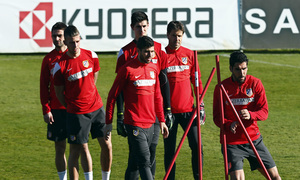 temporada 13/14. Entrenamiento en la Ciudad deportiva de Majadahonda. Raúl realizando ejercicios físicos