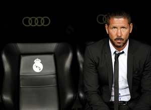Temporada 14-15. Supercopa de España. Simeone en el banquillo del Bernabéu. Foto: Ángel Gutiérrez