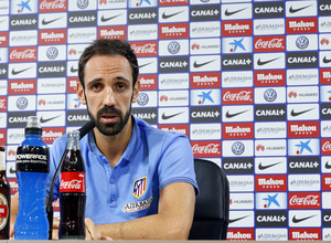 temporada 14/15 . Rueda de prensa de Juanfran en la ciudad deportiva de Majadahonda.