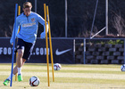 temporada 14/15. Entrenamiento en la ciudad deportiva de Majadahonda.Torres tocando balón durante el entrenamiento