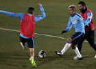 temporada 14/15. Entrenamiento en la ciudad deportiva de Majadahonda. Griezmann controlando un balón durante el entrenamiento