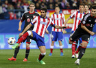 temporada 14/15. Partido Atlético Bayer de Champions. Raúl rematando un balón durante el partido