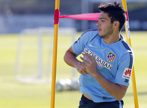 temporada 14/15. Entrenamiento en la ciudad deportiva de Majadahonda. Raúl Jiménez realizando ejercicios durante el entrenamiento