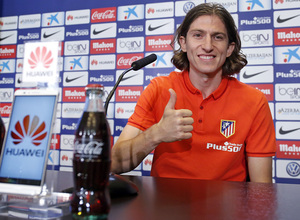 temporada 15/16. Rueda de prensa de Filipe Luis en el estadio Vicente Calderón.