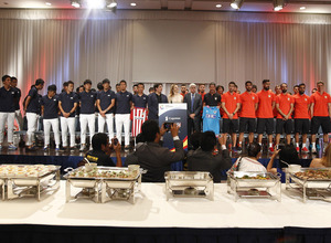 Acto de bienvenida en Japón