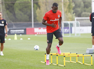 temporada 15/16. Entrenamiento en la ciudad deportiva de Majadahonda. Jackson realizando ejercicios físicos durante el entrenamiento
