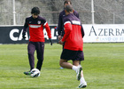 Temporada 12/13. Entrenamiento,Tiago con el balón durante el entrenamiento en el Cerro del Espino