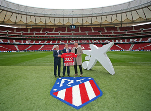 Acto en el Wanda Metropolitano de la ampliación del patrocinio de Caixabank