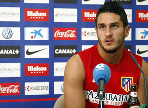 Temporada 13/14. Rueda de prensa de Koke en los Ángeles de San Rafael