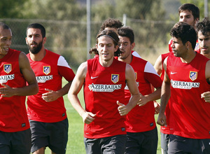 Temporada 13/14. Entrenamiento. Equipo entrenando en los Ángeles de San Rafael, jugadores corriendo