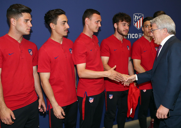 Temp. 17-18 | Juvenil A en el Wanda Metropolitano con la Copa de Campeones | Enrique Cerezo y Mikel Carro