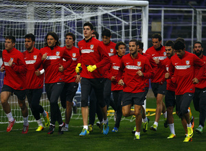 Temporada 13/14. Gira sudamericana. Entrenamiento en el estadio Luis Franzini, Equipo corriendo