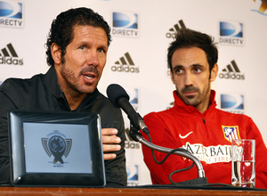 Temporada 12/13. Gira sudamericana. Rueda de prensa presentación del partido Nacional Uruguay Simeone y Juanfran