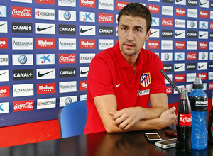 Temporada 13/14. Rueda de prensa previa a la supercopa ante el Barcelona. Gabi compareciendo ante los medios en Majadahonda