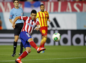 Temporada 13/14. Partido Supercopa. Vicente Calderón. Villa marcando gol