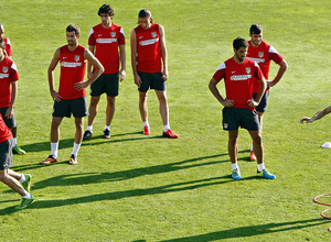 Temporada 13/14. Entrenamiento. Equipo entrenando en los Majadahonda. Jugadores realizando ejercicio físico