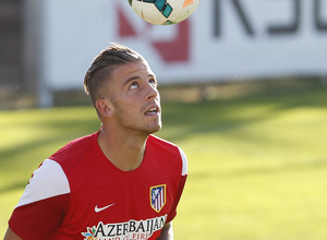 Temporada 2013/2014 Toby Alderweireld en su primer entrenamiento con el Atlético de Madrid