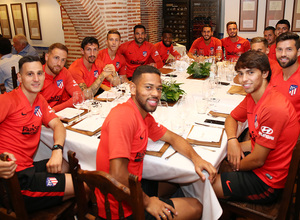 Temp. 19-20 | Cena en el restaurante José María |