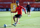 Temporada 19/20. Entrenamiento en la ciudad deportiva Wanda. Koke realizando ejercicios durante el entrenamiento