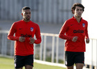 Entrenamiento en la Ciudad deportiva Wanda Atlético de Madrid 15-10-2019. Lodi y Joao Félix hacen carrera continua.