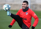 Temporada 19/20. Entrenamiento en la ciudad deportiva Wanda. Correa realizando ejercicios durante el entrenamiento