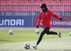 Temporada 19/20. Entrenamiento en la ciudad deportiva Wanda. Joao Félix realizando ejercicios durante el entrenamiento