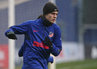 Temporada 19/20. Entrenamiento en la ciudad deportiva Wanda. Morata realizando ejercicios durante el entrenamiento