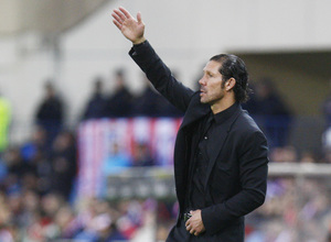 Temporada 20132-2014. Partido Atlético de Madrid- Bilbao, Simeone dando órdenes en la banda