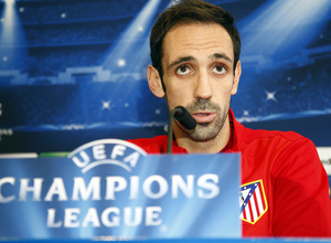 temporada 13/14.Rueda de prensa Champions. Estadio Vicente Calderón. Rueda de prensa de Juanfran