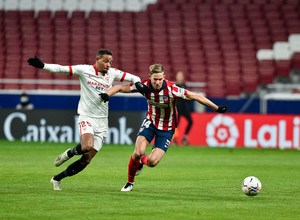 Temporada 20/21 | Atleti - Sevilla | Llorente
