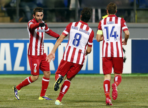 Temporada 13/14. Champions League. Zenit - Atlético de Madrid. Adrián celebrando el gol con Raúl García y Gabi