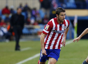 temporada 13/14. Partido Atlético de Madrid- Levante. Gabi con el balón