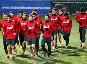 temporada 13/14. Entrenamiento en la Ciudad deportiva de Majadahonda. Equipo corriendo