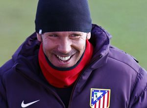 Temporada 12/13. Entrenamiento, Simeone sonriendo durante el entrenamiento en la ciudad deportiva de Majadahonda, plano corto.