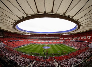 Temp. 25-26 | Atlético de Madrid - Real Madrid | Tifo mosaico