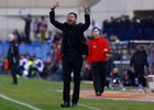temporada 13/14. Partido Atlético de Madrid-Espanyol. Simeone haciendo gestos en la banda